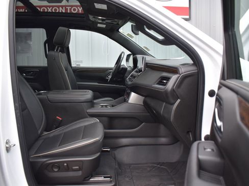 Used 2021 Chevrolet Tahoe Premier AWD/4WD image 25