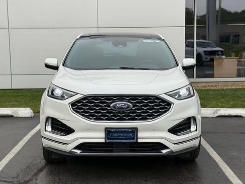 Used 2022 Ford Edge Titanium w/ Equipment Group 301A AWD/4WD image 3