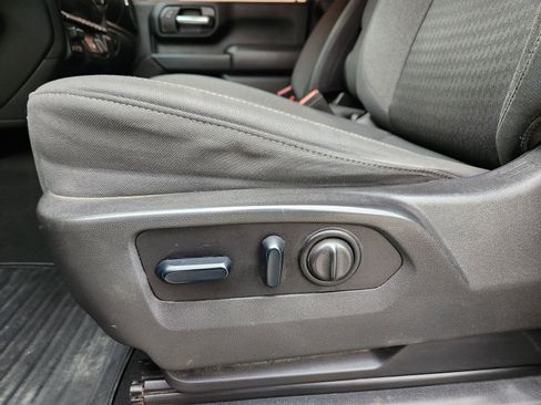 Used 2022 Chevrolet Silverado 2500 Custom w/ Custom Value Package image 28