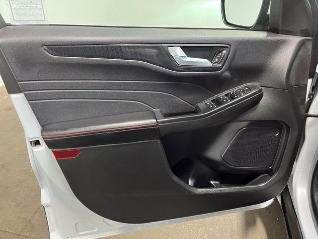 Used 2025 Ford Escape ST-Line Select AWD/4WD image 20