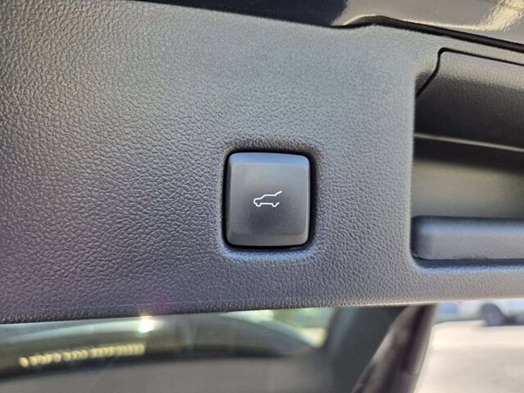 Used 2024 Ford Escape ST-Line Elite w/ Premium Technology Package AWD/4WD image 18