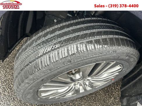 Certified 2021 Toyota Venza XLE w/ Softex Package image 26