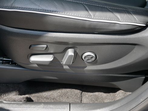 Used 2023 Hyundai Palisade Limited AWD/4WD image 19