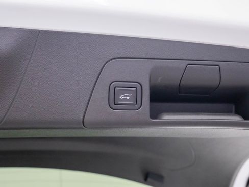 Used 2023 Buick Envision Avenir image 33