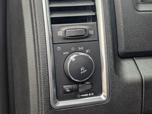 Used 2018 RAM 1500 Limited image 11