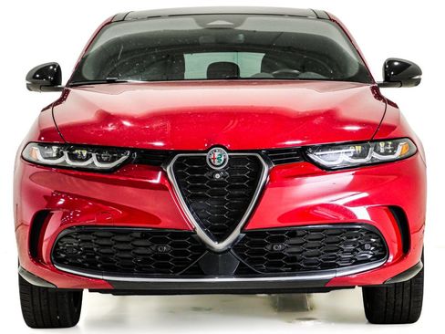 Used 2024 Alfa Romeo Tonale Ti AWD/4WD image 2