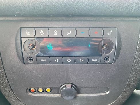 Used 2012 Chevrolet Suburban LTZ AWD/4WD image 21