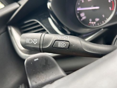 Used 2023 Buick Envision Essence image 22