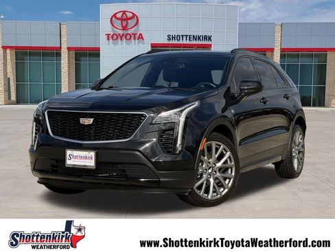 Used 2020 Cadillac XT4 Sport w/ Cold Weather Package FWD image 1