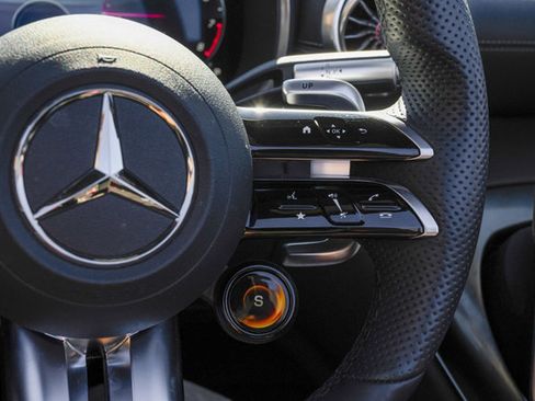 Used 2022 Mercedes-Benz SL 63 AMG 4MATIC image 36