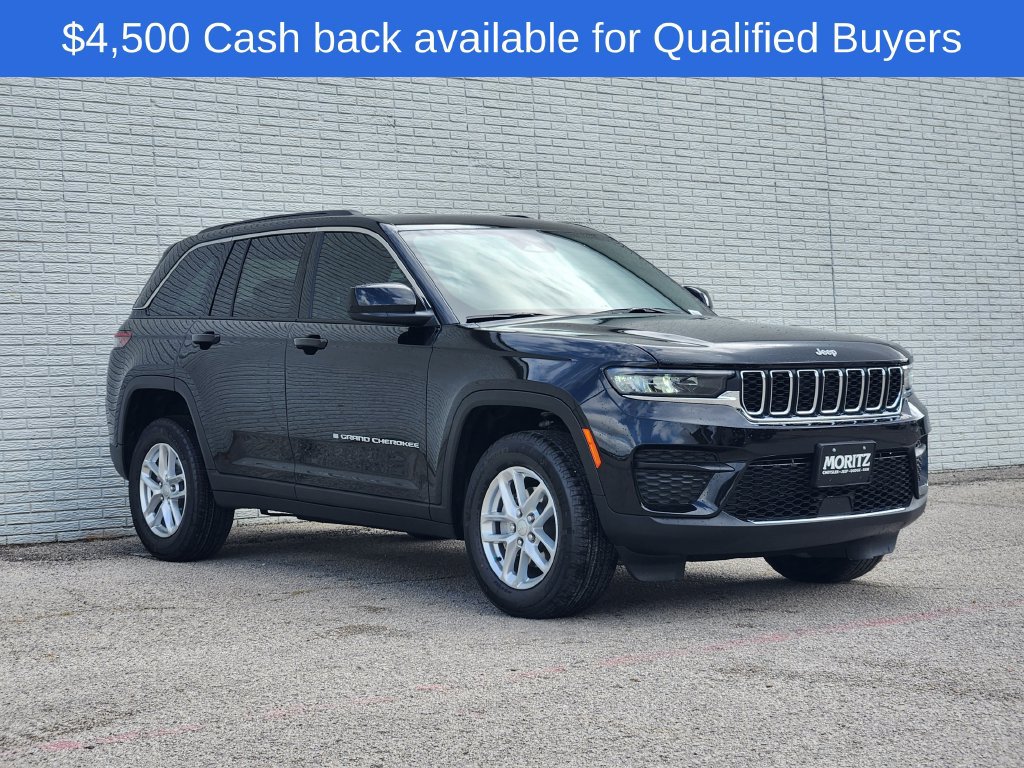 New 2026 Jeep Grand Cherokee Laredo RWD image 2