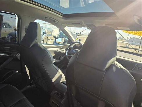 Used 2025 Audi Q6 e-tron Prestige image 16