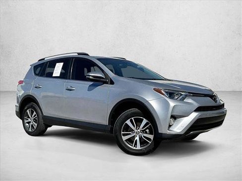 Used 2017 Toyota RAV4 XLE image 12