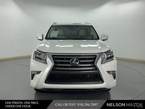 Used 2018 Lexus GX 460 Luxury w/ Preferred Accessory Package AWD/4WD image 2