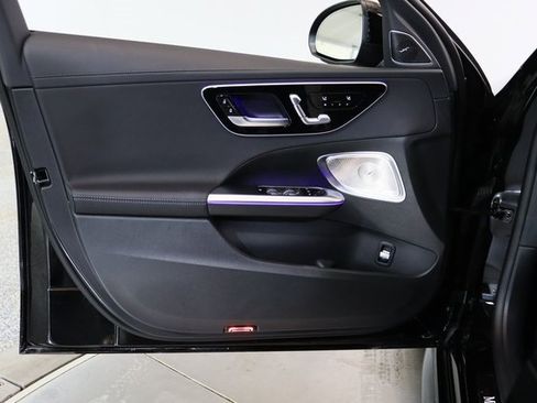 Used 2025 Mercedes-Benz C 300 4MATIC Sedan image 18