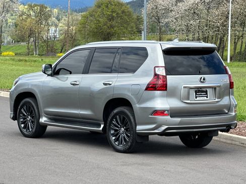 Used 2022 Lexus GX 460 Premium w/ Accessory Package AWD/4WD image 5