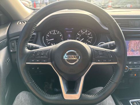 Used 2018 Nissan Rogue SL FWD image 16