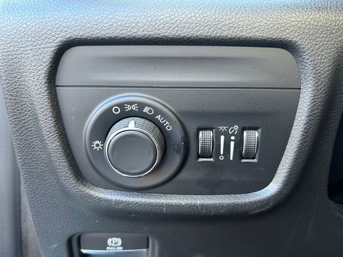 Certified 2023 Jeep Grand Cherokee Laredo w/ Luxury Tech Group I image 19