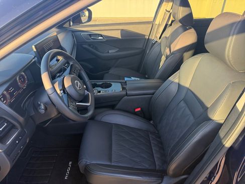 Used 2024 Nissan Rogue Platinum w/ Platinum Premium Package image 34