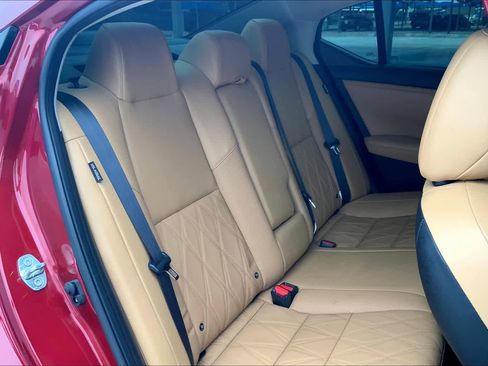 Used 2021 Nissan Sentra SV w/ SV Premium Package image 19