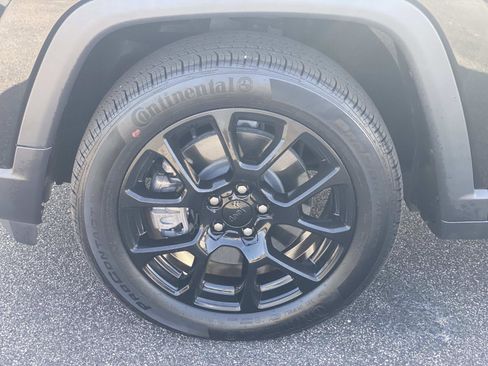 Used 2024 Jeep Compass Latitude w/ Convenience Group image 12