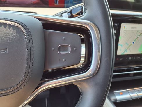 Used 2025 Lincoln Nautilus Premier image 19