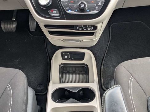 Used 2023 Chrysler Voyager LX FWD image 19