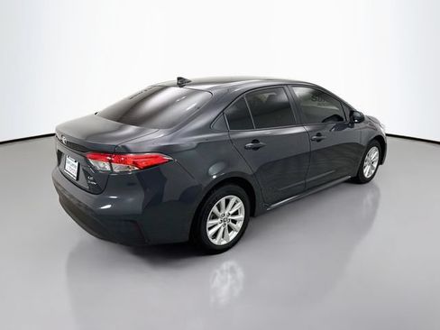 Used 2025 Toyota Corolla LE w/ LE Premium Package FWD image 7