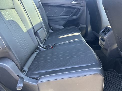 Used 2023 Volkswagen Tiguan SE R-Line image 16