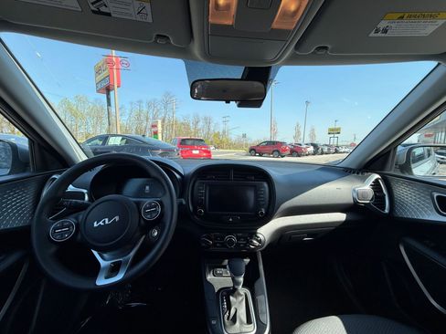 Used 2025 Kia Soul LX w/ LX Technology Package image 33