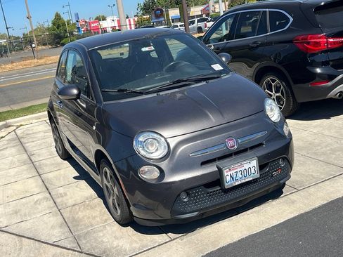 Used 2019 FIAT 500 e FWD image 3
