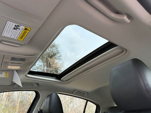 Used 2018 MAZDA MAZDA3 Touring image 24