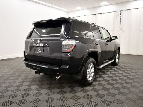 Used 2019 Toyota 4Runner SR5 AWD/4WD image 8