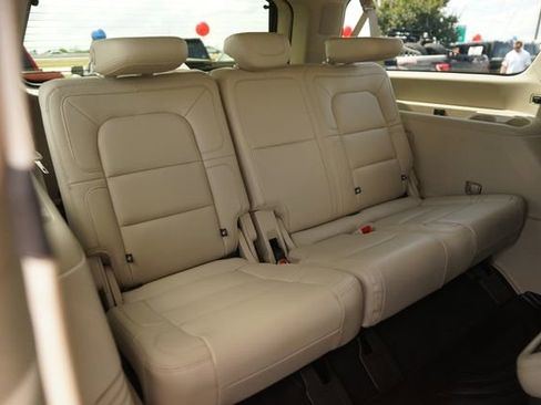 Used 2020 Lincoln Navigator L Reserve w/ Equipment Group 208A Reserve AWD/4WD image 16
