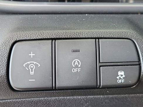 Used 2024 Hyundai Elantra SE image 12