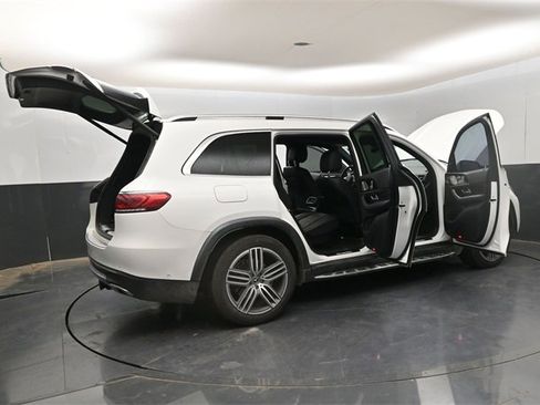 Used 2022 Mercedes-Benz GLS 450 4MATIC image 32
