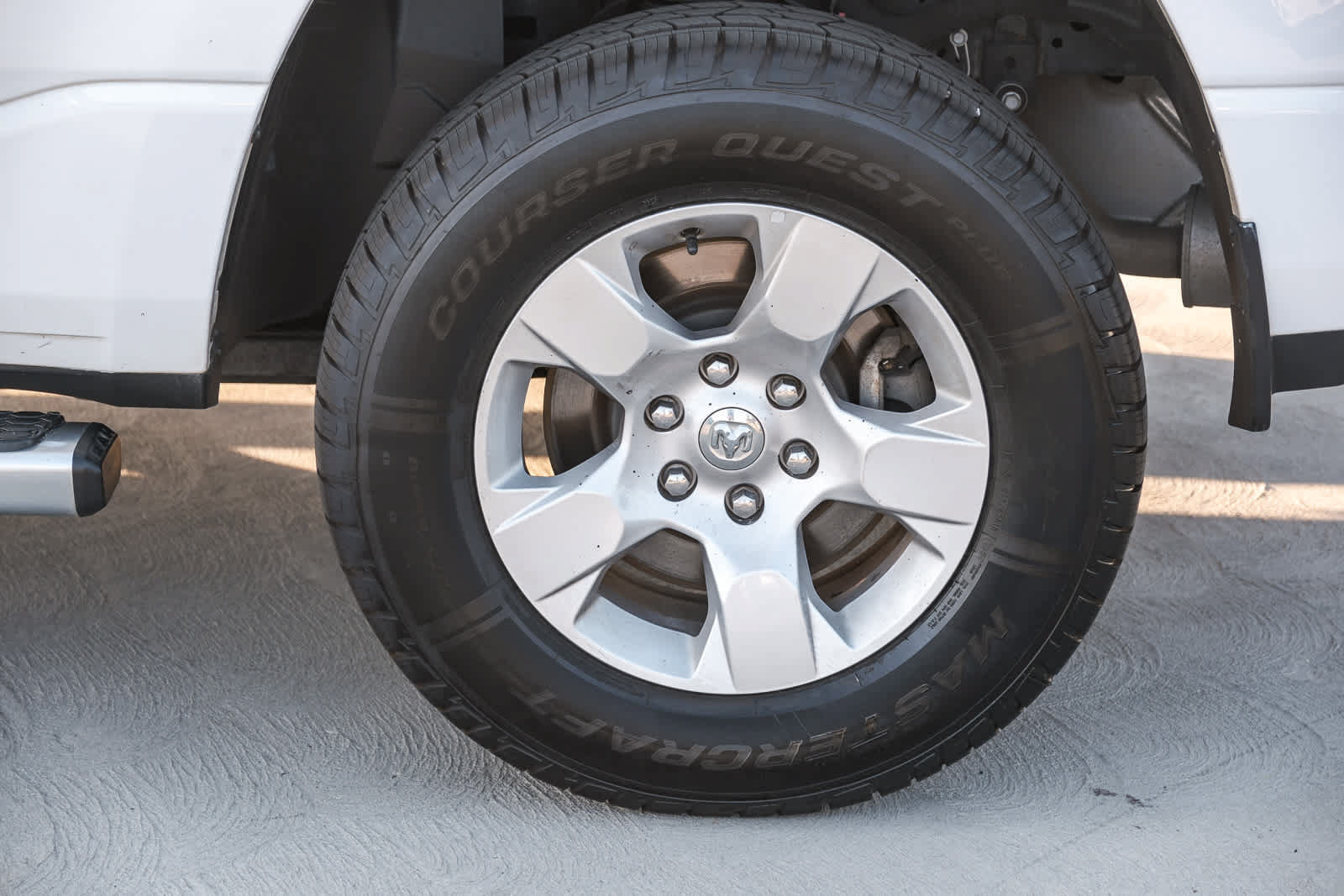 Used 2023 RAM 1500 Big Horn AWD/4WD image 9