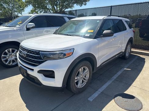 Used 2021 Ford Explorer XLT RWD image 4
