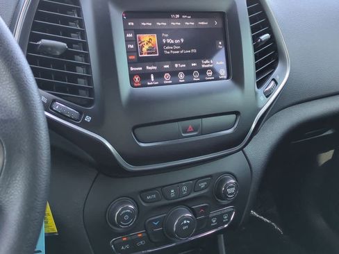 Used 2019 Jeep Cherokee Latitude w/ Popular Appearance Group image 26