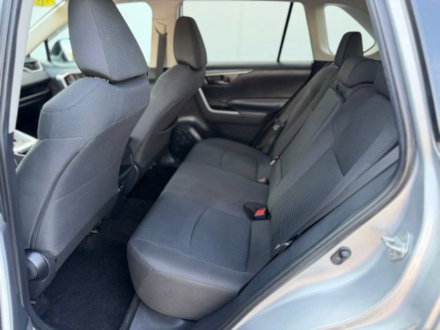 Used 2019 Toyota RAV4 LE w/ All Weather Liner Package AWD/4WD image 22