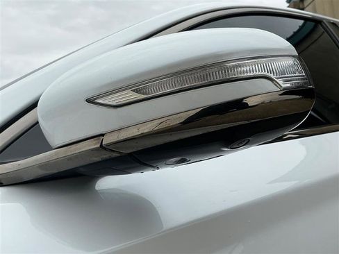 Used 2019 Genesis G70 2.0T Advanced w/ Sport Package image 14