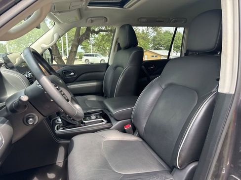 Used 2023 INFINITI QX80 Premium Select w/ All-Season Package AWD/4WD image 17