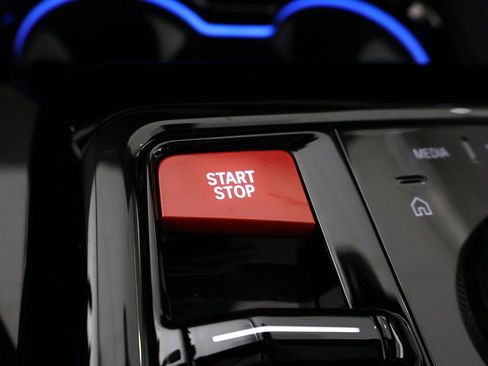 Used 2025 BMW M5 Touring image 60