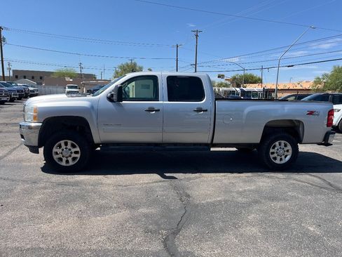 Used 2014 Chevrolet Silverado 3500 LT w/ Interior Plus Package AWD/4WD image 6