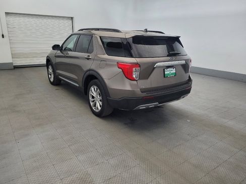 Used 2021 Ford Explorer XLT w/ Equipment Group 202A image 5