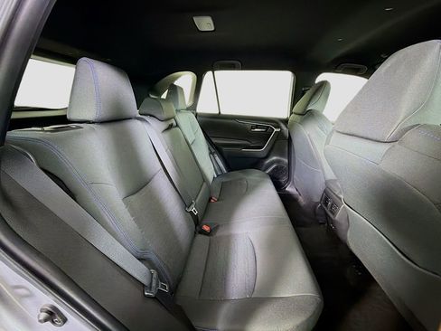 Used 2023 Toyota RAV4 SE image 28