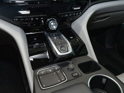 Used 2022 Acura MDX FWD w/ Technology Package image 16