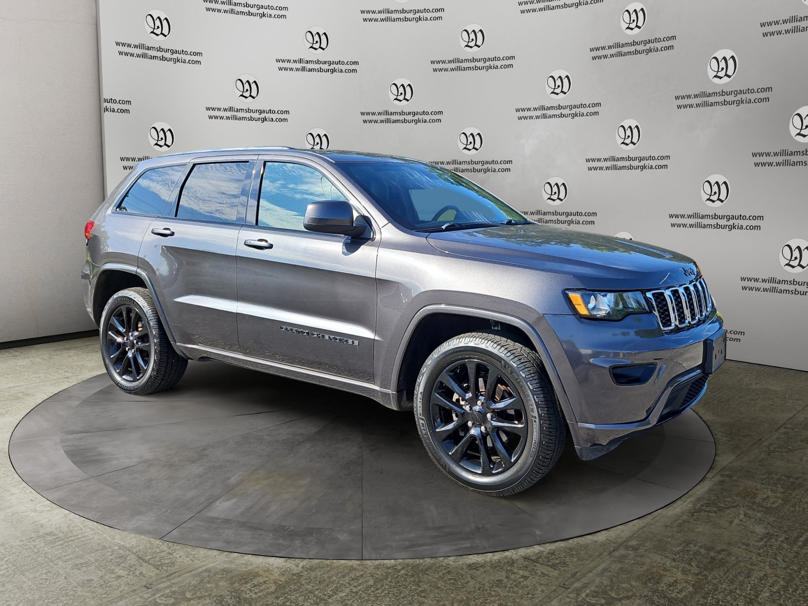 Used 2020 Jeep Grand Cherokee Altitude AWD/4WD image 7