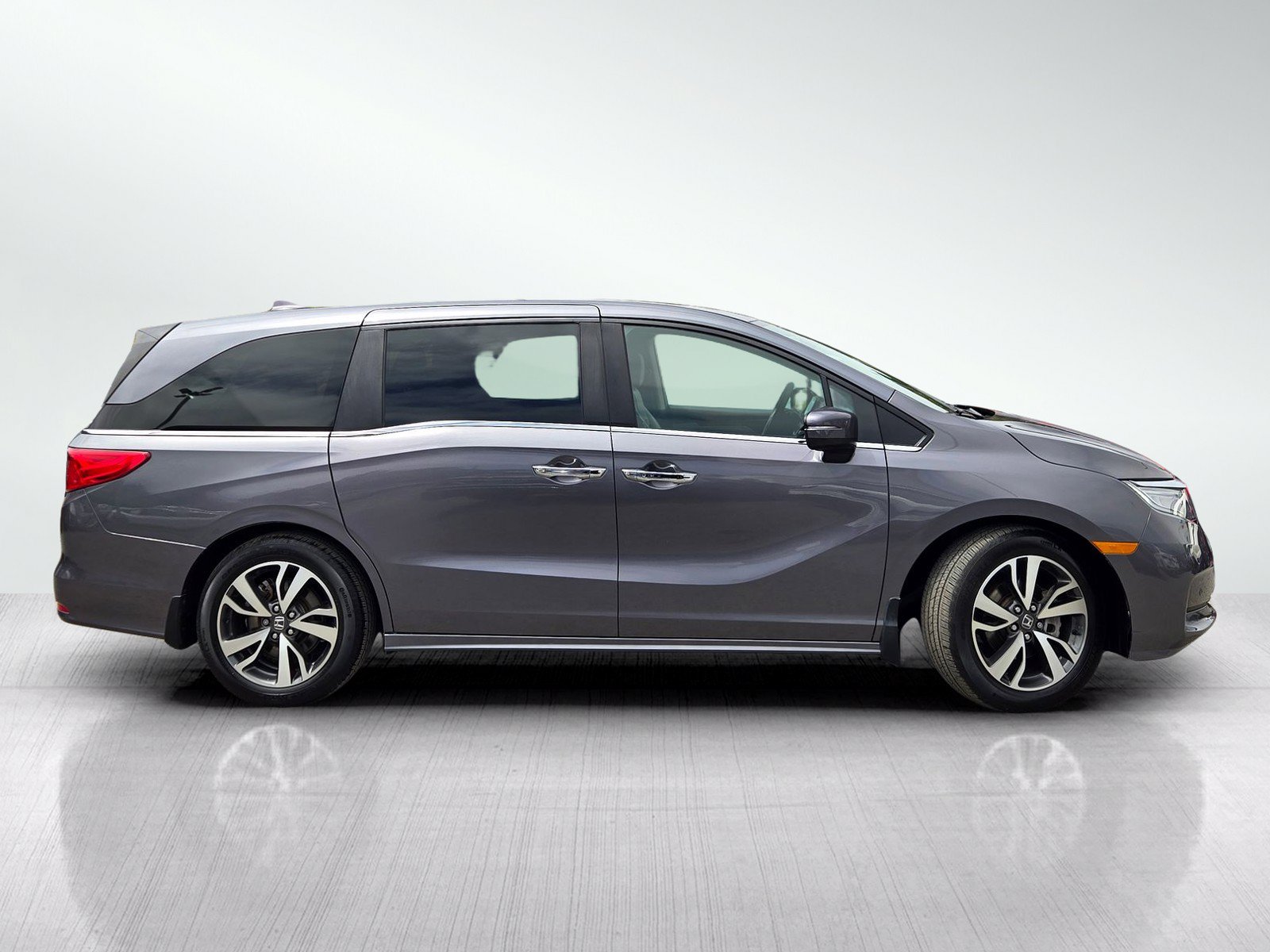 Used 2023 Honda Odyssey Touring image 3