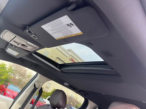 Certified 2023 Toyota Sienna Platinum image 38